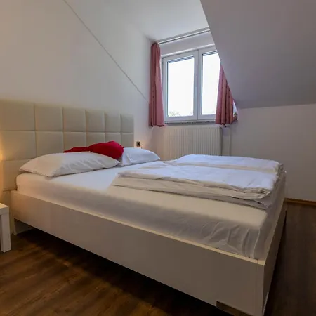 Brezov Kot Motel
