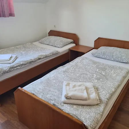 Brezov Kot *